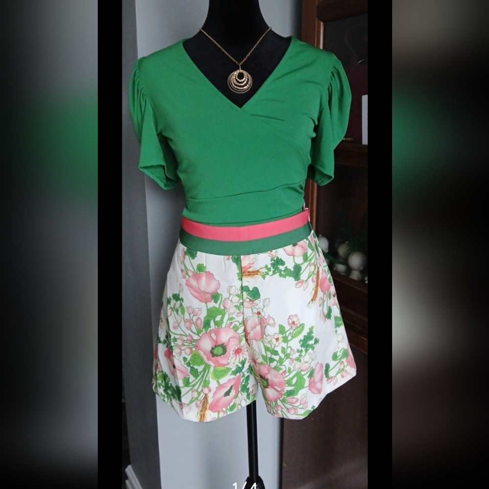 Floral Print Women's Shorts And Top